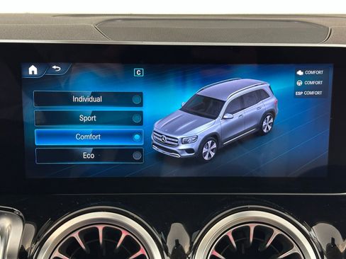 Used 2020 Mercedes-Benz GLB 250 image 24