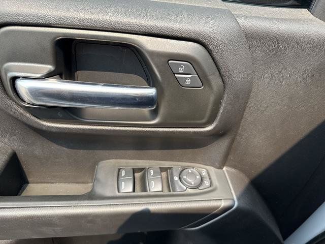 Used 2024 Chevrolet Silverado 1500 Custom Trail Boss w/ Turbomax Blackout Package AWD/4WD image 15
