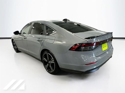Used 2025 Honda Accord Sport image 7