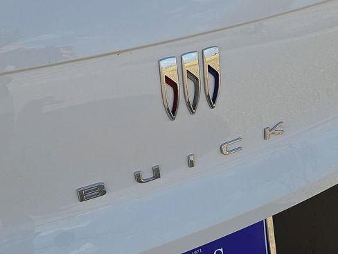 Used 2025 Buick Envista Preferred w/ Convenience II Package image 12