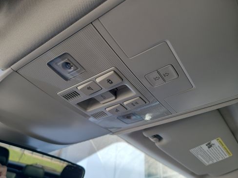 New 2025 Volkswagen Taos SE image 27