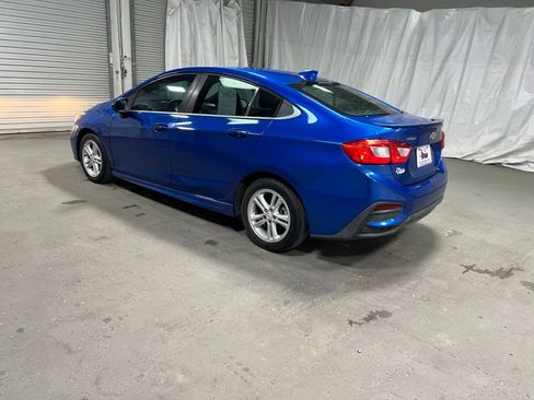 Used 2016 Chevrolet Cruze LT w/ Sun And Sound Package FWD image 5
