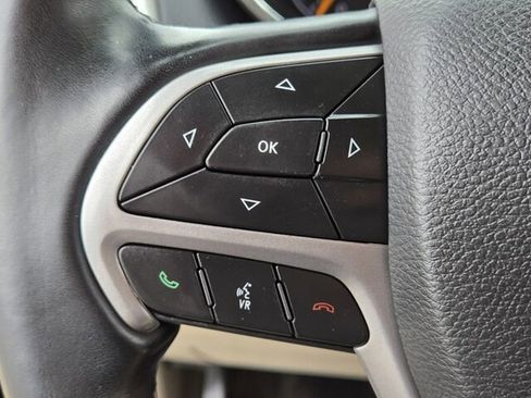 Used 2022 Jeep Grand Cherokee Laredo E w/ Security & Convenience Group image 31