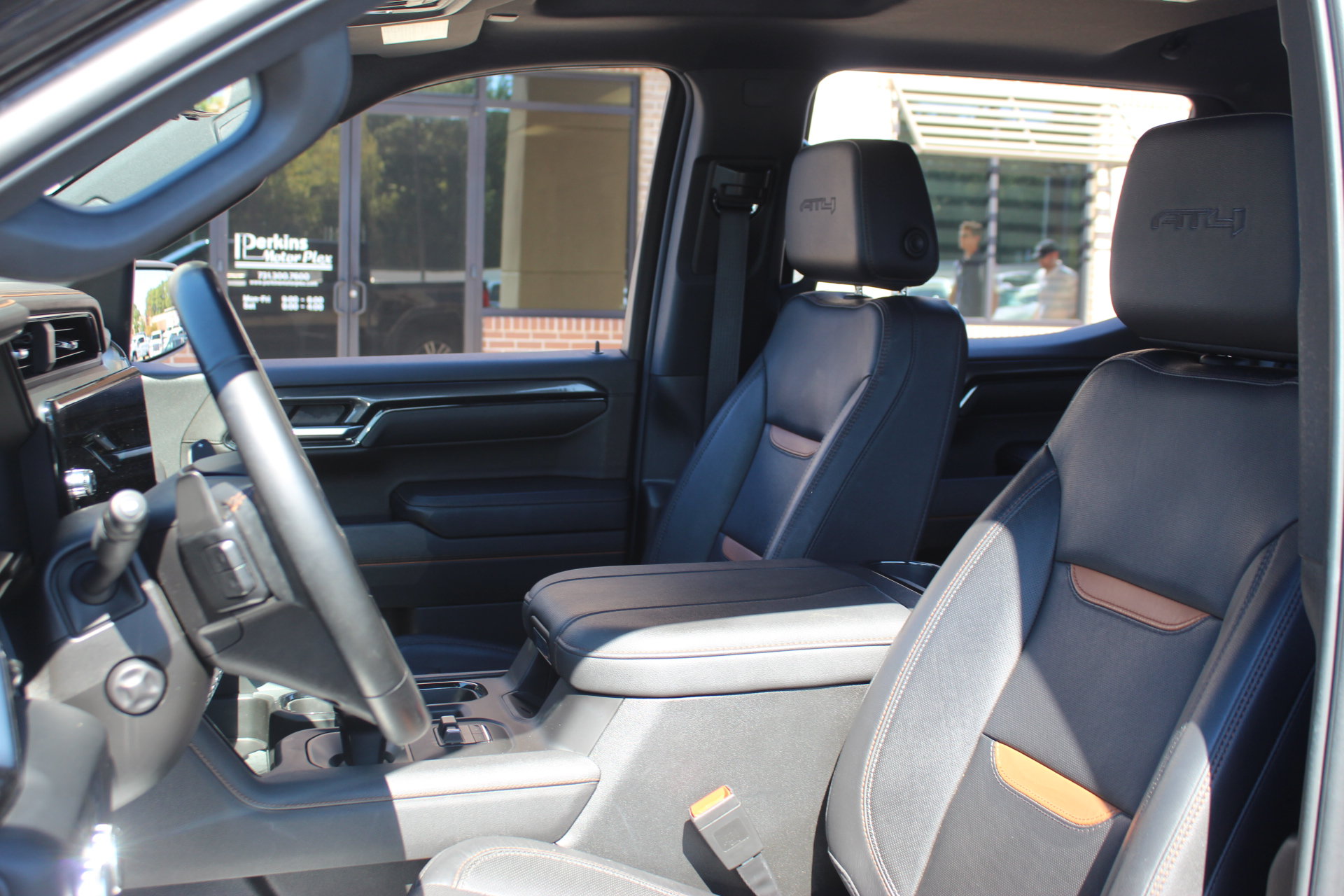 Used 2023 GMC Sierra 1500 AT4 w/ AT4 Premium Package AWD/4WD image 17