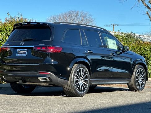 New 2026 Mercedes-Benz GLS 580 4MATIC image 3