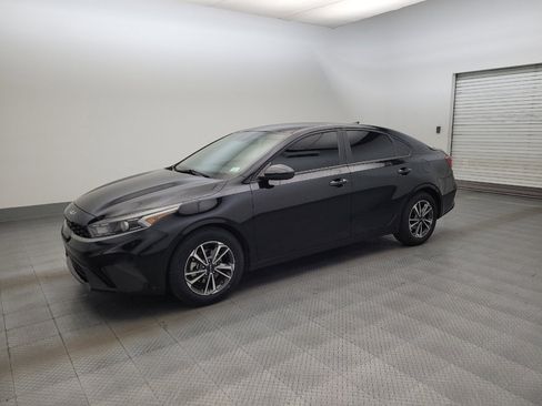 Used 2024 Kia Forte LXS FWD image 2
