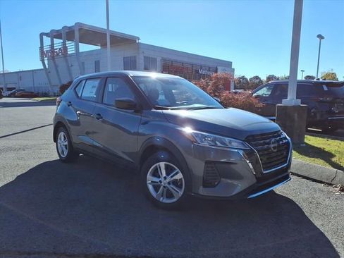 New 2025 Nissan Kicks Play S FWD image 1