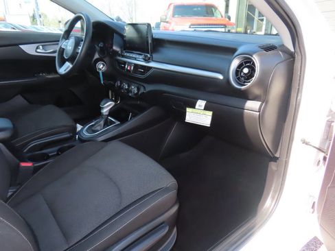 Used 2024 Kia Forte LXS image 16