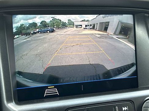 Used 2022 Chevrolet Colorado LT w/ LT Convenience Package RWD image 17