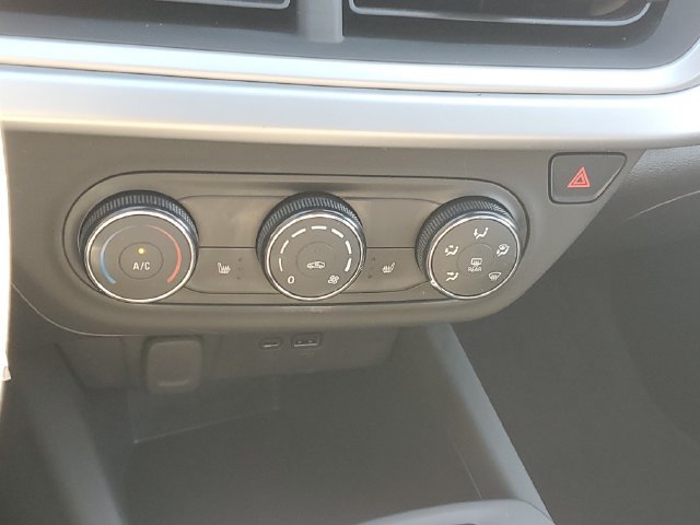 Certified 2024 Chevrolet Trax RS w/ Sunroof Package FWD image 24