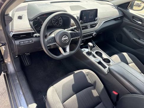 Used 2024 Nissan Altima 2.5 SV FWD image 23