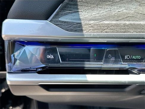 Used 2024 BMW i7 xDrive60 w/ Executive Package image 10