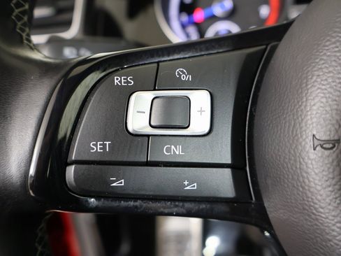 Used 2016 Volkswagen Golf R 4-Door image 28