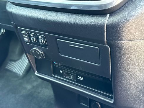 Used 2017 Toyota Sienna SE Premium image 13