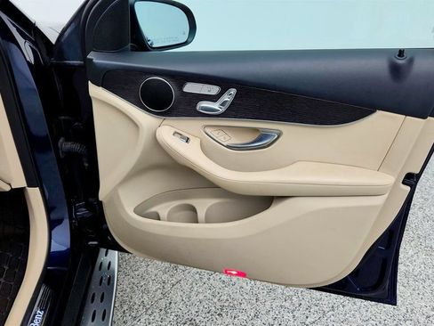 Used 2022 Mercedes-Benz GLC 300 4MATIC image 26