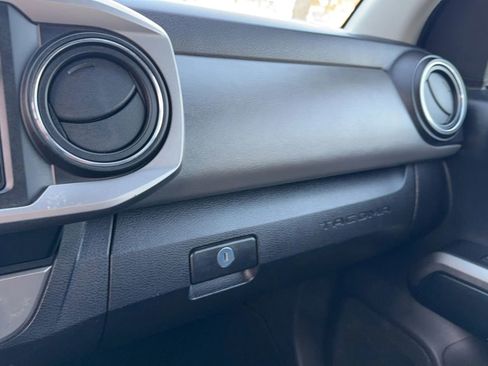 Used 2016 Toyota Tacoma SR5 w/ Towing Package image 22