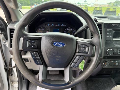 Used 2019 Ford F550 4x4 Regular Cab Super Duty image 16