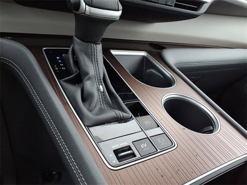 Certified 2023 Toyota Sienna XLE image 24