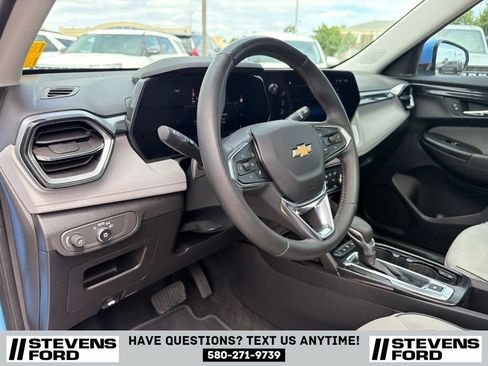 Used 2024 Chevrolet TrailBlazer LT w/ LT Cold Weather Package FWD image 20