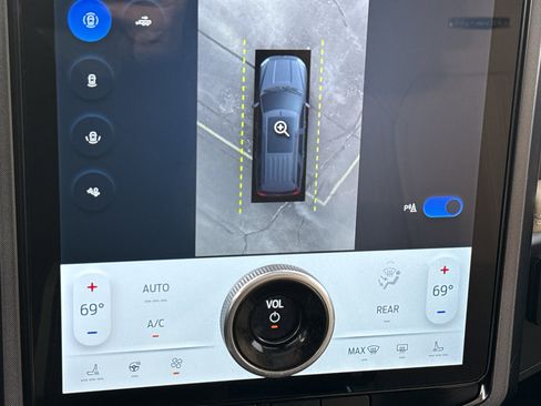 Used 2024 Ford Expedition Max Platinum image 22