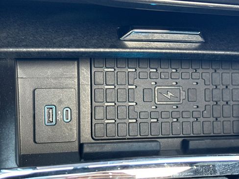 Used 2024 Ford Expedition Limited image 31