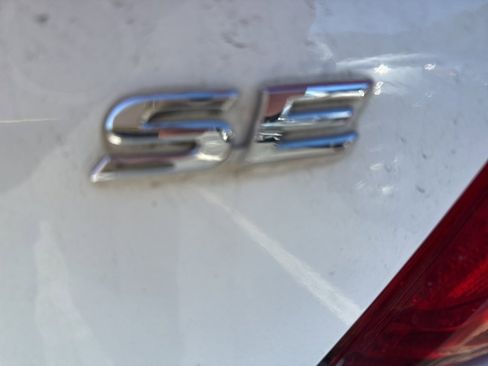 Used 2013 Toyota Camry SE image 12