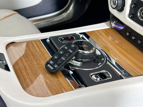 Certified 2016 Rolls-Royce Dawn image 31