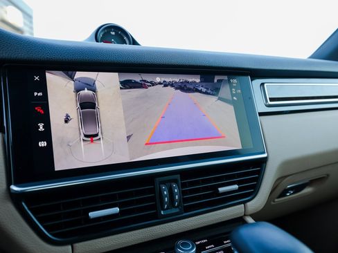 Certified 2023 Porsche Cayenne image 19