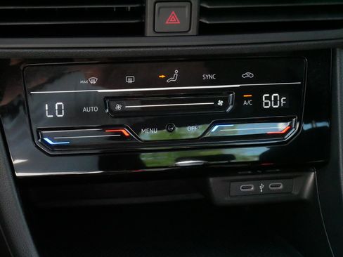 Certified 2025 Volkswagen Jetta S FWD image 23