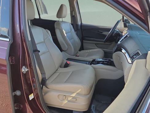 Used 2016 Honda Pilot Touring image 17