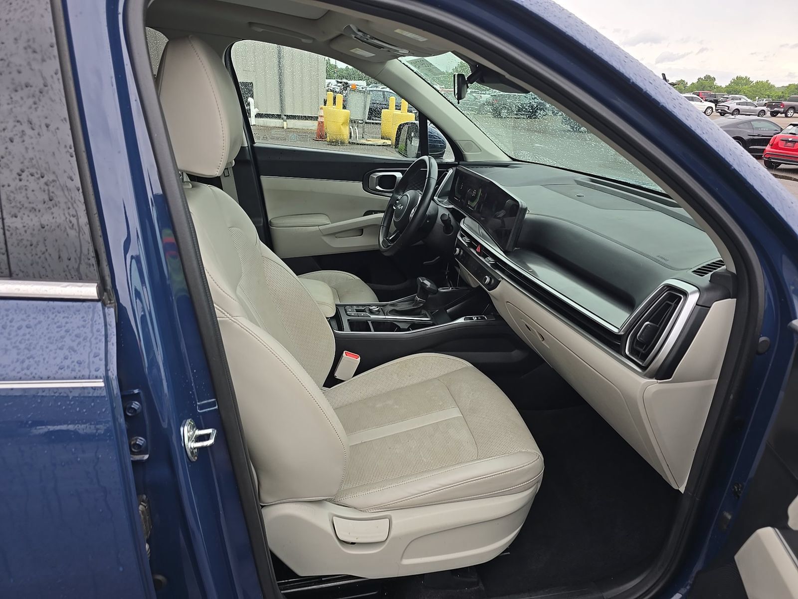 Used 2024 Kia Sorento S w/ Panoramic Sunroof Package FWD image 10