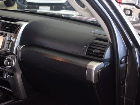 Used 2019 Toyota 4Runner SR5 AWD/4WD image 19