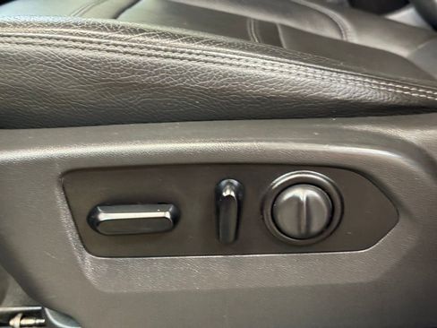 Used 2021 GMC Sierra 3500 Denali w/ Denali Ultimate Package image 12