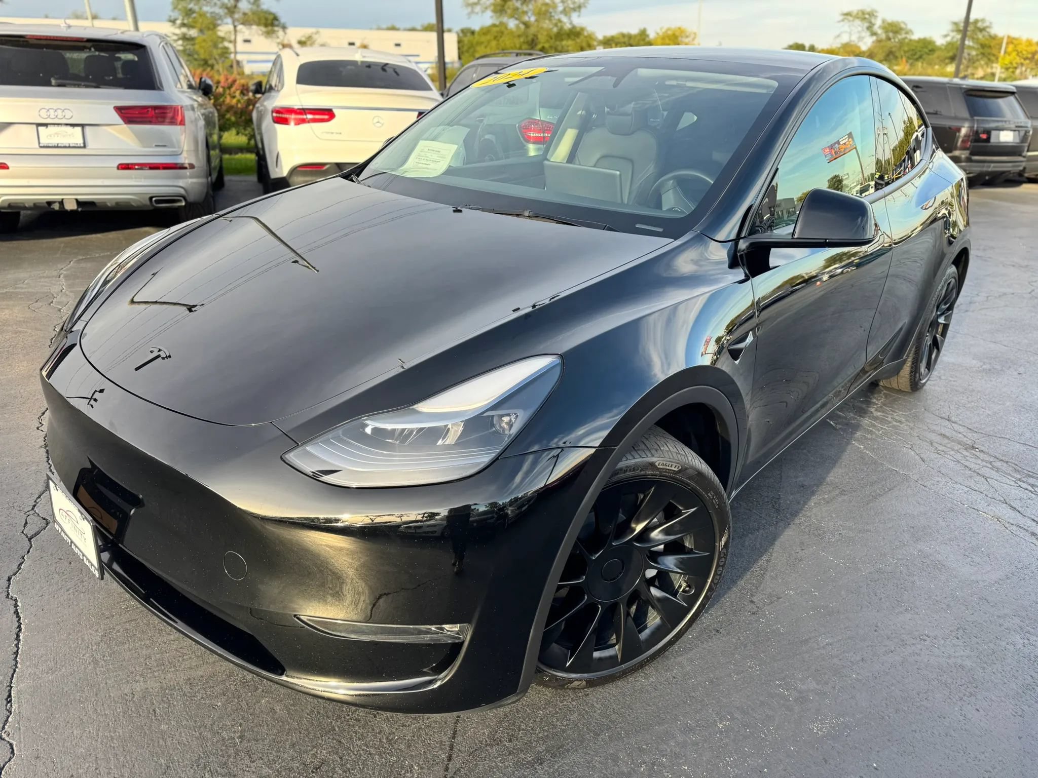 Used 2024 Tesla Model Y Long Range AWD/4WD image 1