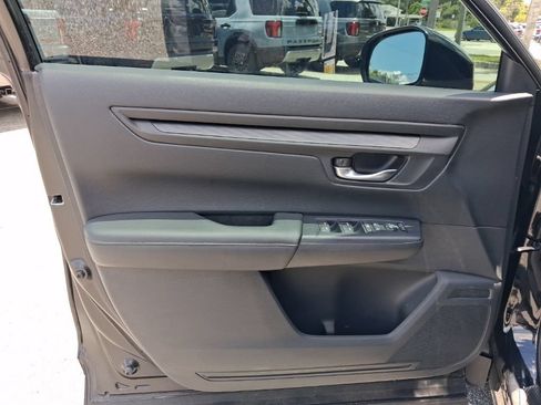 Used 2023 Honda CR-V LX image 18
