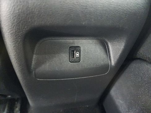 Used 2023 Nissan Sentra SV image 32