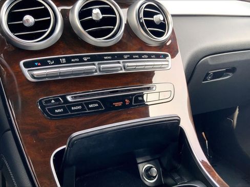 Used 2018 Mercedes-Benz GLC 300 4MATIC image 35