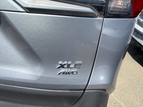 Used 2019 Toyota RAV4 XLE Premium w/ Cold Weather Package AWD/4WD image 8