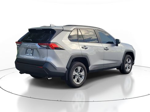 Used 2025 Toyota RAV4 XLE AWD/4WD image 7