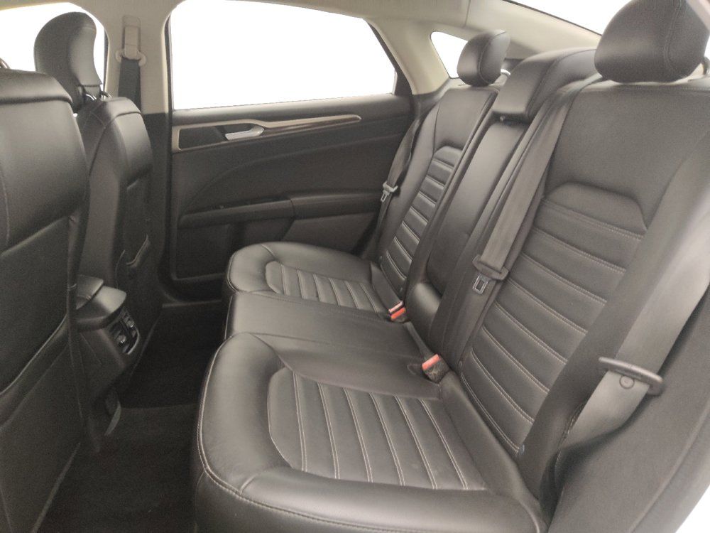 Used 2014 Ford Fusion SE w/ Equipment Group 202A FWD image 18