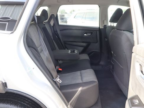 Used 2025 Nissan Rogue SV FWD image 22