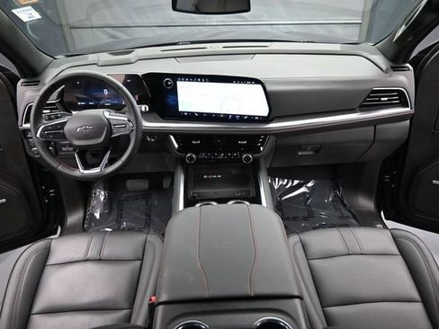 Used 2026 Chevrolet Suburban RST w/ Comfort Package AWD/4WD image 11