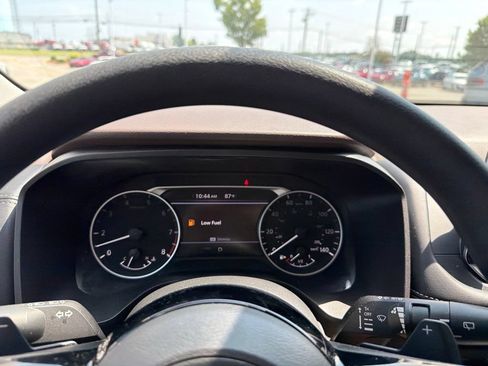 Used 2023 Nissan Rogue SV AWD/4WD image 19
