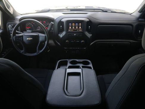 Used 2023 Chevrolet Silverado 2500 Custom w/ Custom Value Package image 3