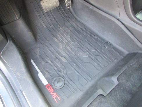 Certified 2022 GMC Acadia SLT w/ Elevation Edition FWD image 28