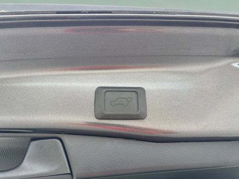 Used 2022 Toyota RAV4 XLE w/ Convenience Package image 31