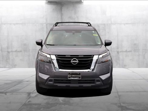 Certified 2025 Nissan Pathfinder SV w/ SV Premium Package FWD image 4