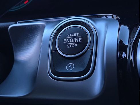 Used 2023 Mercedes-Benz GLB 250 4MATIC image 16