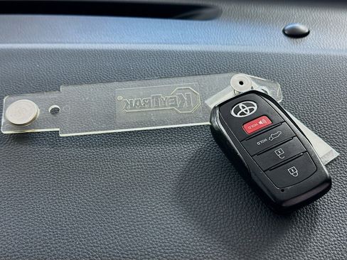 Used 2025 Toyota Highlander XSE image 33