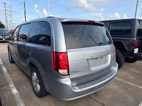 Used 2019 Dodge Grand Caravan SXT FWD image 5